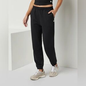 NWT Vuori DreamKnit Boyfriend Jogger Sz Xs